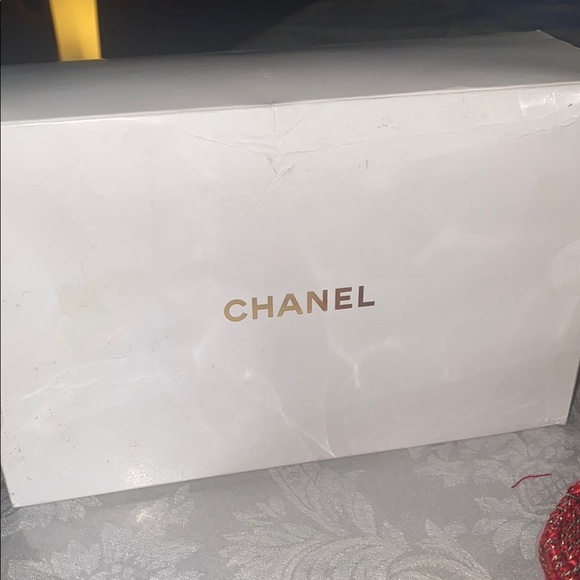 Chanel Red and Gold Cosmetic Case - Picture 9 of 10